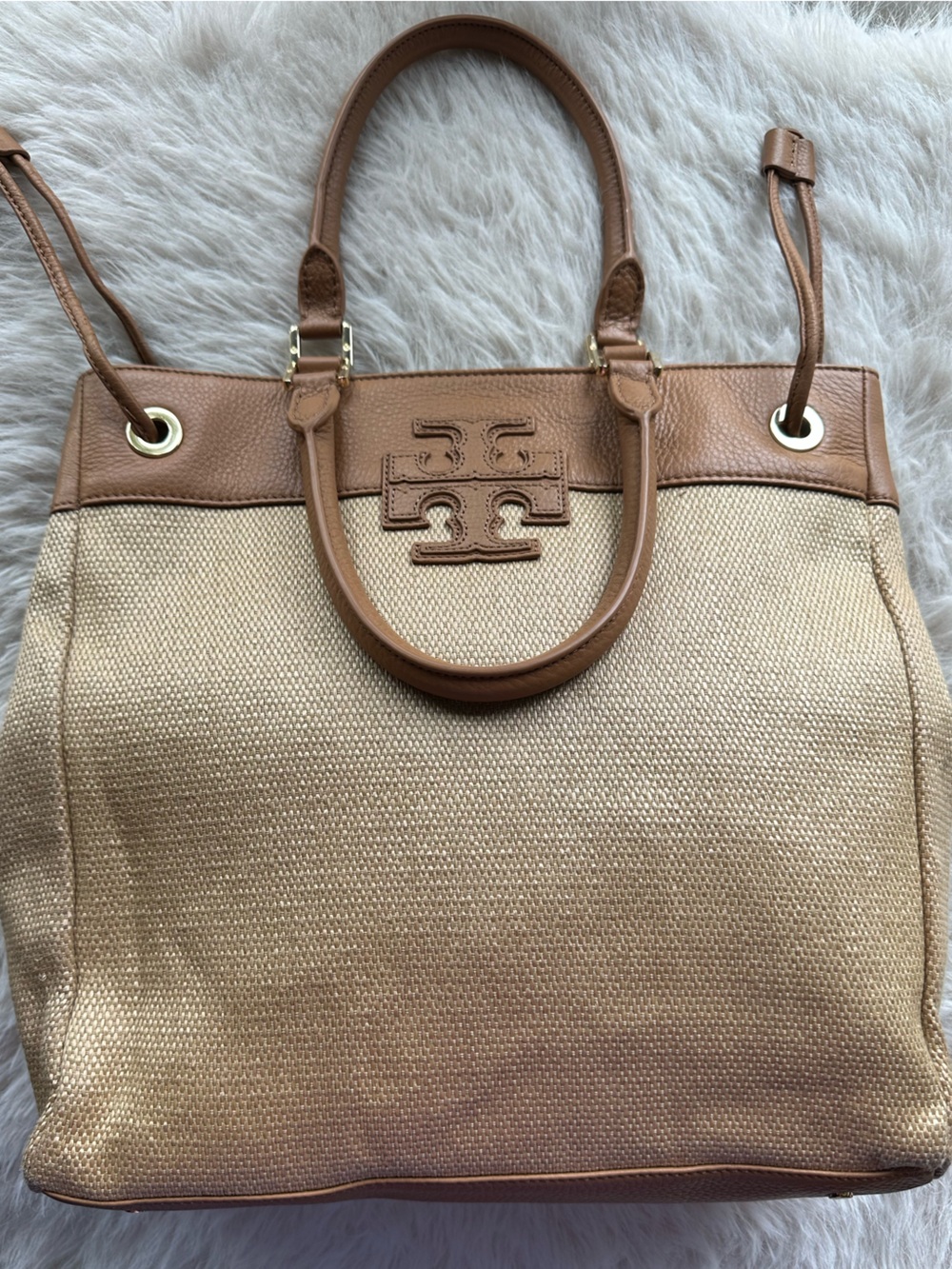 Tory Burch Light neutral and tan double T Logo straw Tote with leather - Picture 8 of 15